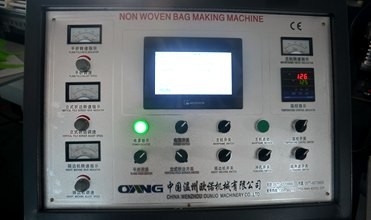 PLC steuern die nicht gesponnene Kasten-Tasche, die Maschine für Griff-wiederverwendbare Tasche herstellt